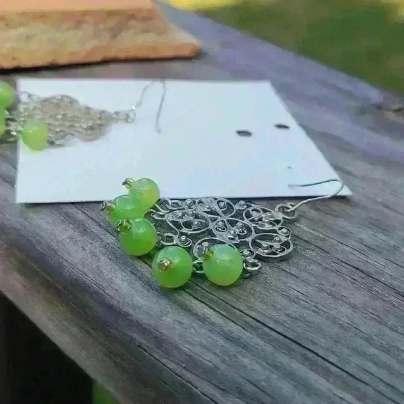 Vintage silver tone green gemstone beads earrings - Picture 9 of 16